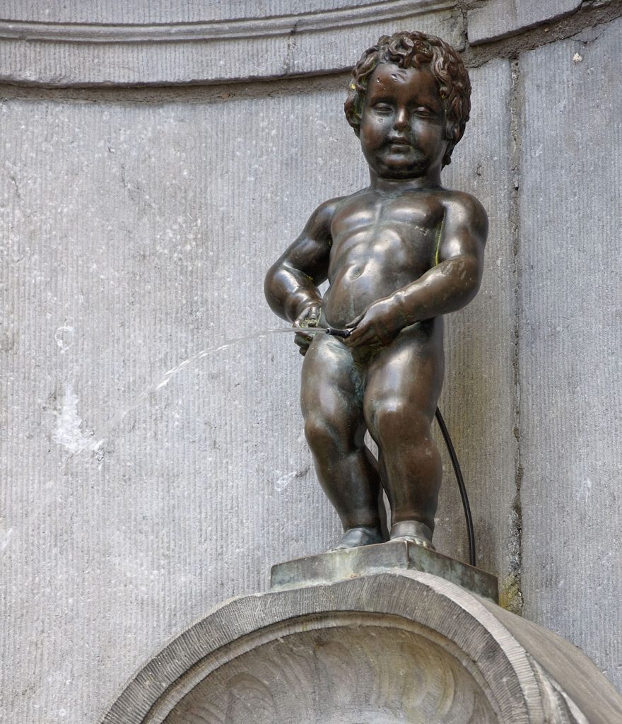 1497043452302-Bruxelles_Manneken_Pis-2