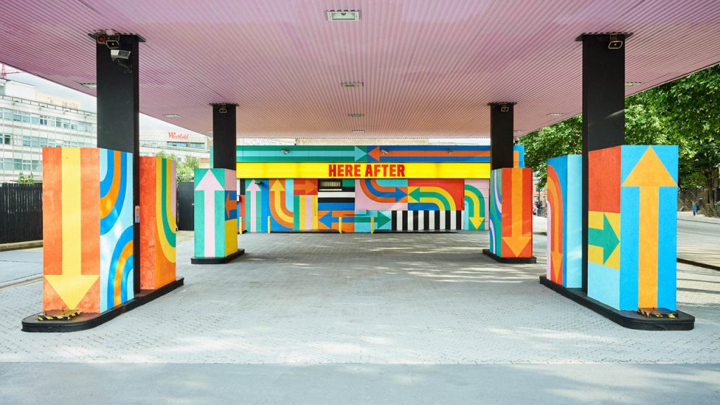 p-1-an-abandoned-gas-station-gets-a-psychedelic-new-paint-job